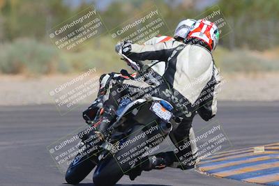 media/Sep-25-2023-Moto Forza (Mon) [[81ffa65e0a]]/B-C Group/Session 4 (Turn 2 Backside)/